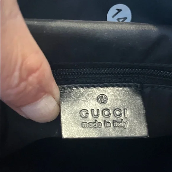 Gucci Black Leather Shoulder Bag - Picture 10 of 16